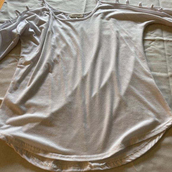White Top with Open Sleeves - Picture 1 of 3